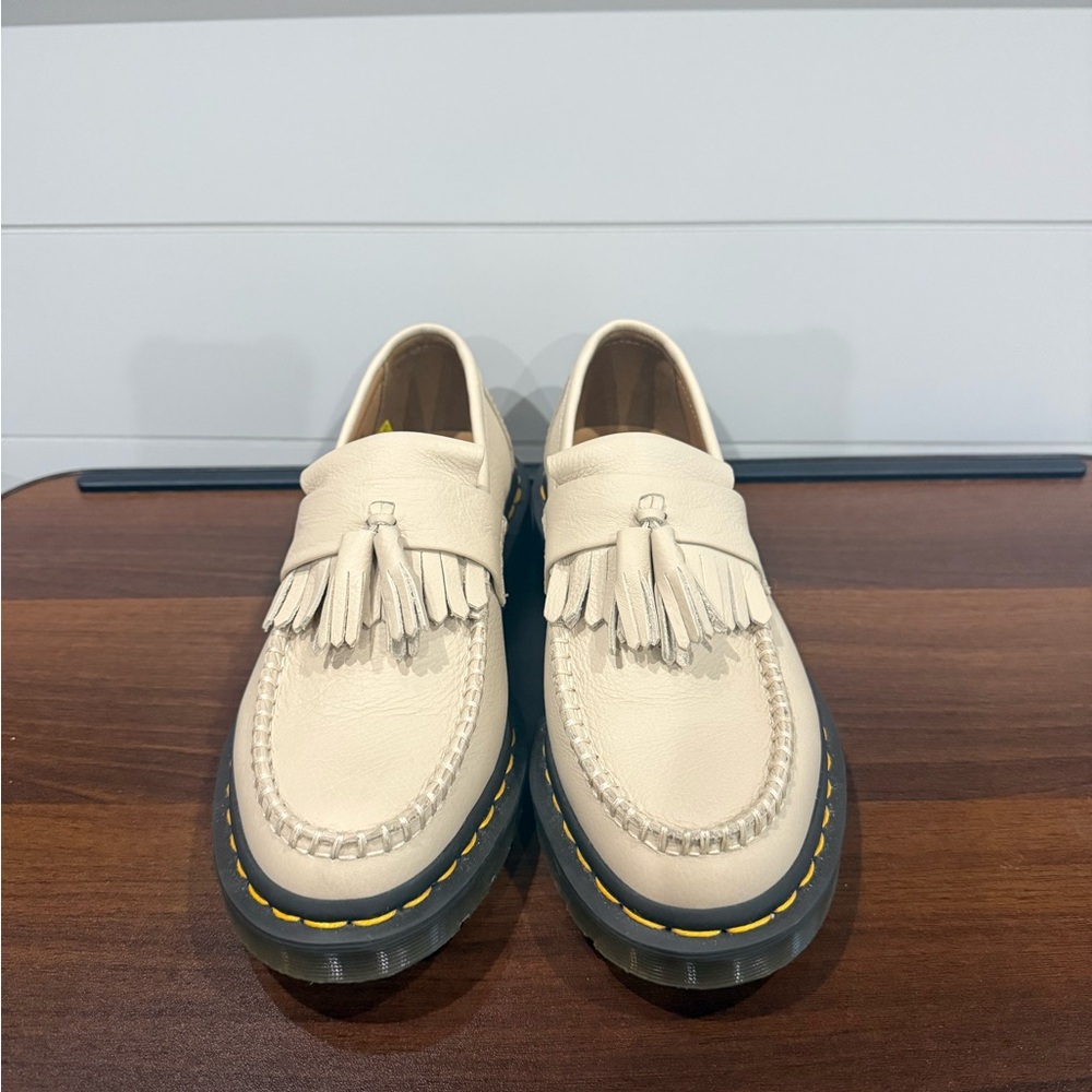 Dr Martens Adrian Loafers Womens Parchment Beige Leather Tassel Size 7